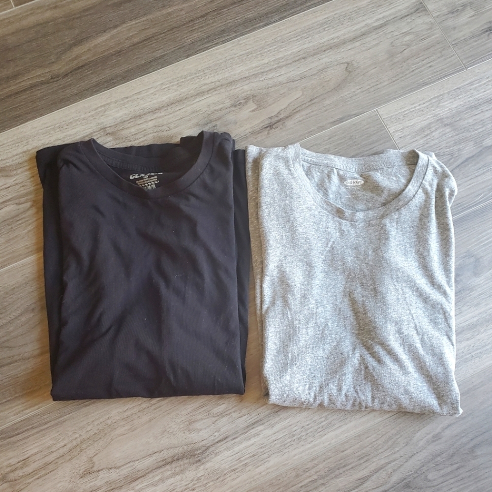 2 basic tees for/25